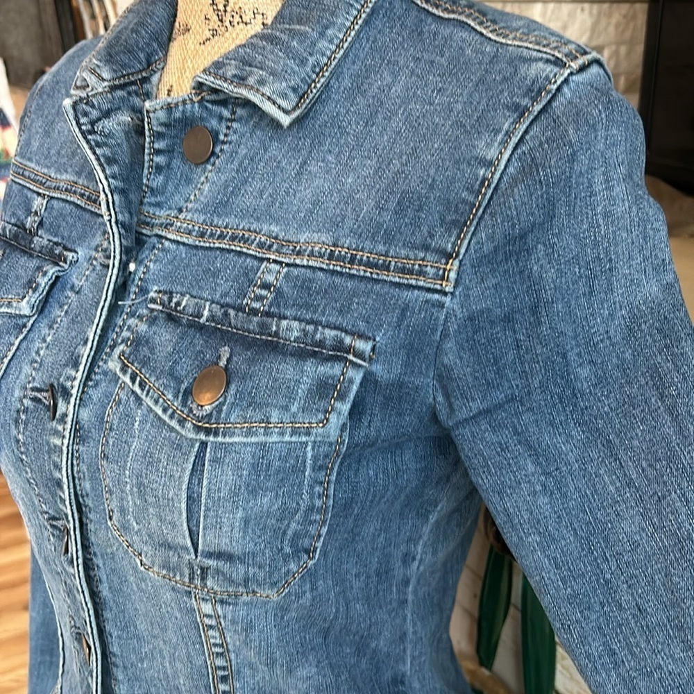Kut from the Kloth blue jean jean jacket button closure two chest pockets - Picture 5 of 16